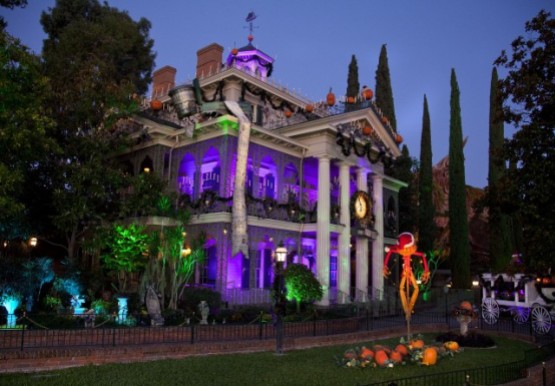 ©Disney haunted mansion halloween